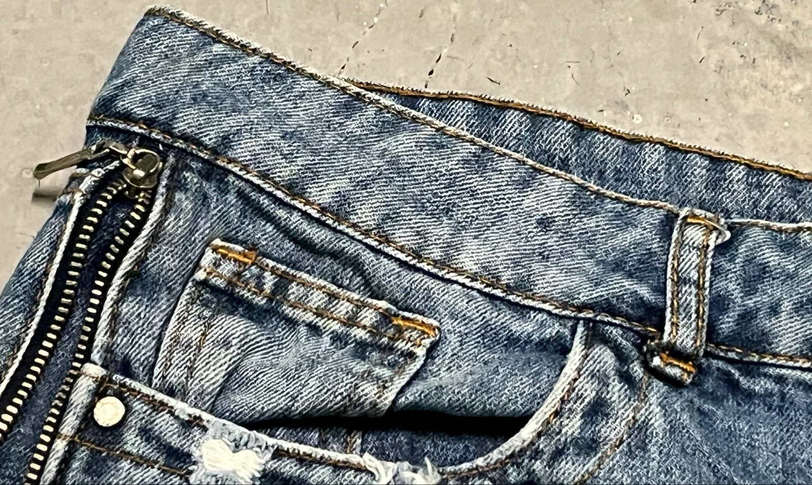 Shorts vaqueros cremalleras laterales  – photo 8